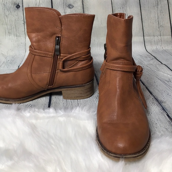 ✨{X•Appeal} Vegan Grady booties✨ - Picture 3 of 8